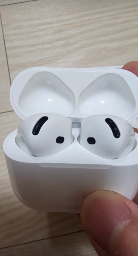 에어팟 4세대 노캔O 풀박 이미지