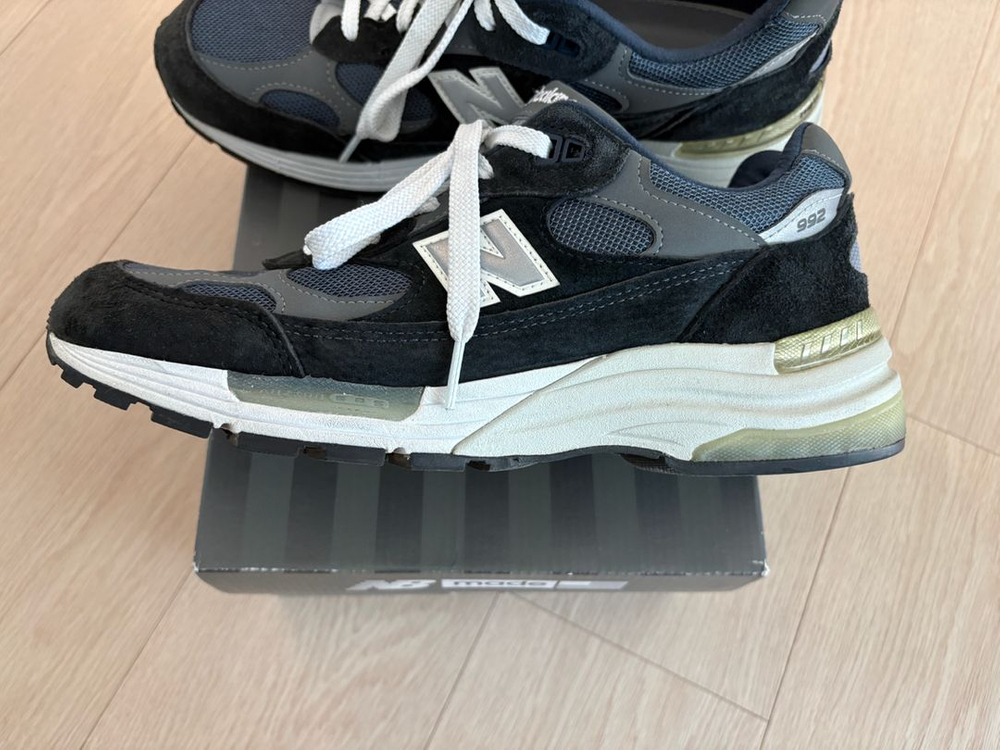 뉴발란스 992 네이비 275 (M992GG) 이미지
