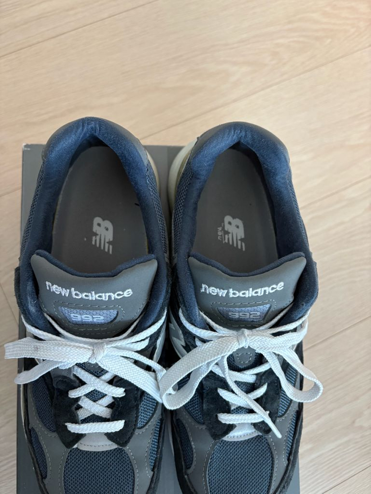 뉴발란스 992 네이비 275 (M992GG) 이미지