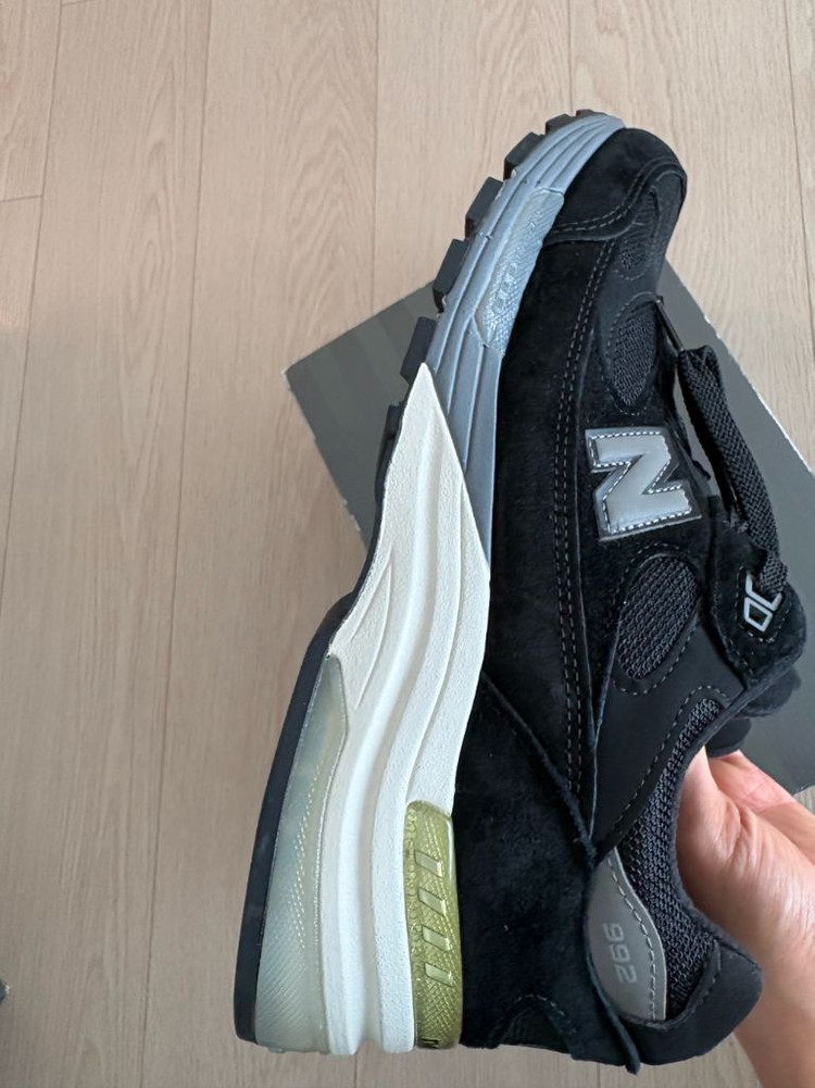 뉴발란스 992 블랙 (M992BL) 이미지