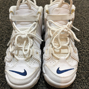 나이키 키즈 에어 모어 업템포 화이트/네이비 210 이미지