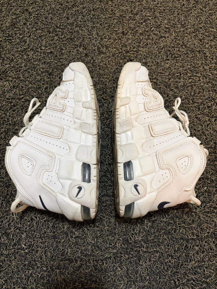 나이키 키즈 에어 모어 업템포 화이트/네이비 210 이미지