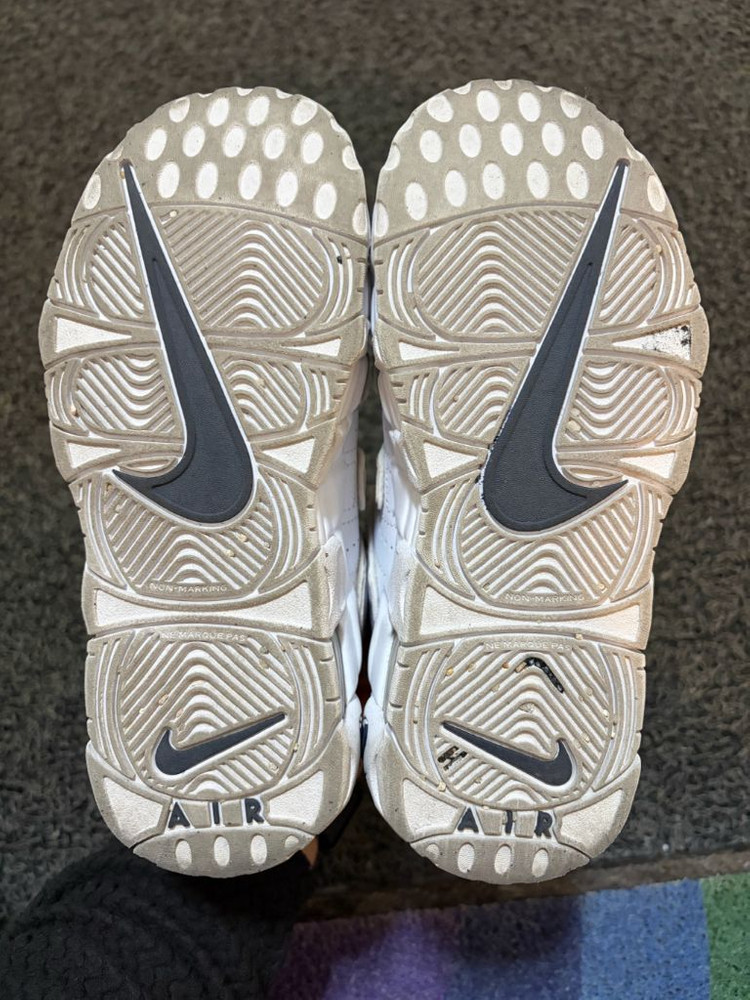 나이키 키즈 에어 모어 업템포 화이트/네이비 210 이미지