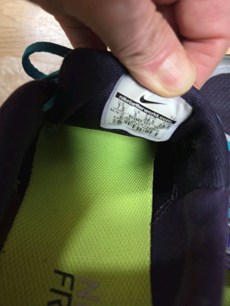 나이키 프리운동화 240mm 이미지