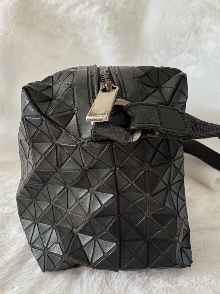 이세이 미야케 바오바오 큐보이드 크로스백(정품) 이미지