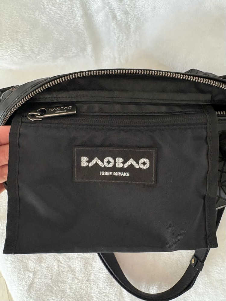 이세이 미야케 바오바오 큐보이드 크로스백(정품) 이미지