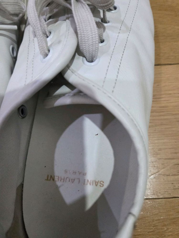 정품 생로랑 남자스니커즈 사이즈(41) 260 팝니다 이미지