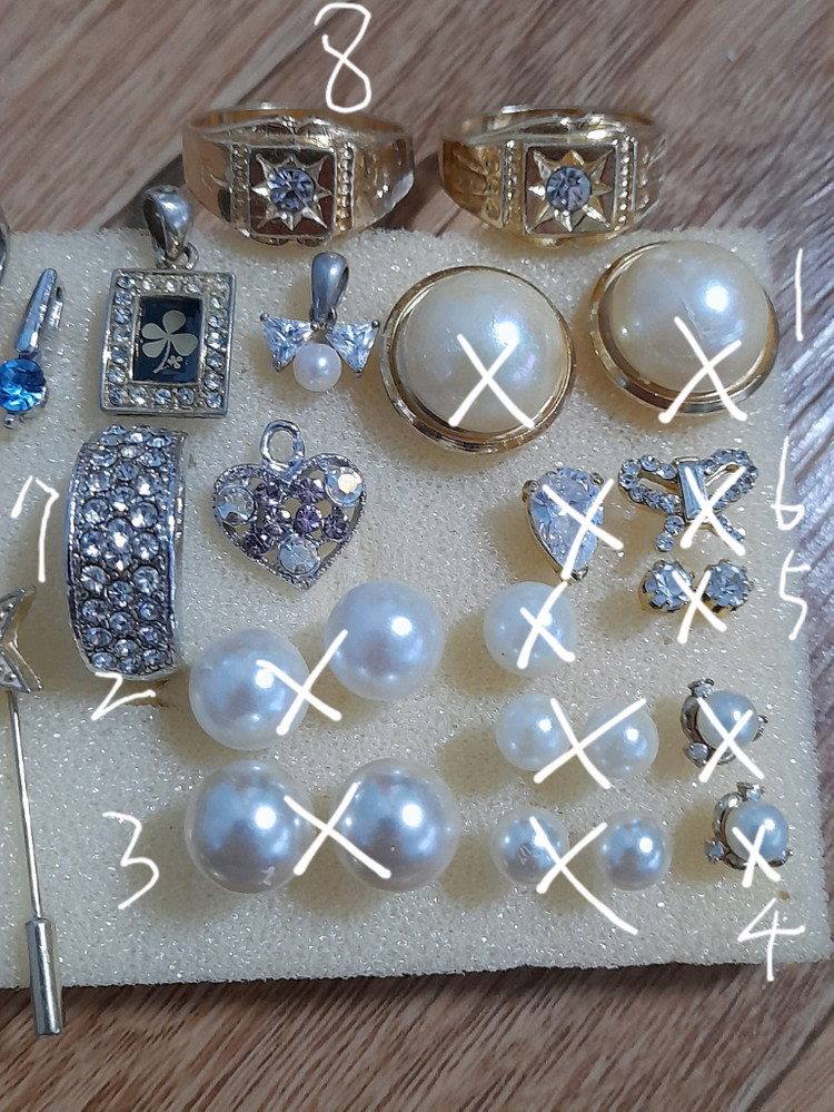 14K도금 귀걸이 목걸이 팬던트 브로치 반지 시계. 구제 등 복고 이미지