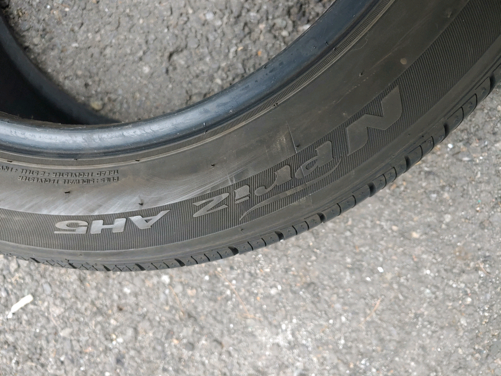 넥센 엔프리즈 215 50 17 중고 타이어 1짝 판매 .. 이미지