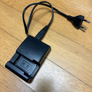 소니 NEX-7 카메라와 ez Share Wi-Fi SD 카드