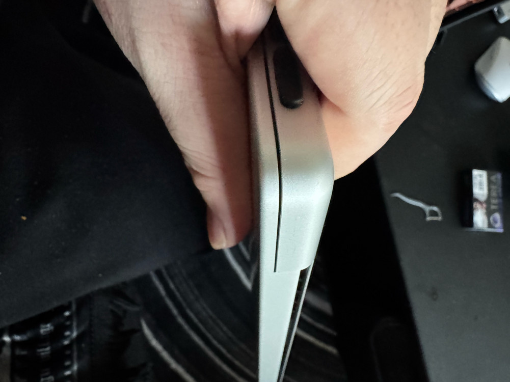 애플 맥북 프로 14인치 M1 Pro 실버 이미지