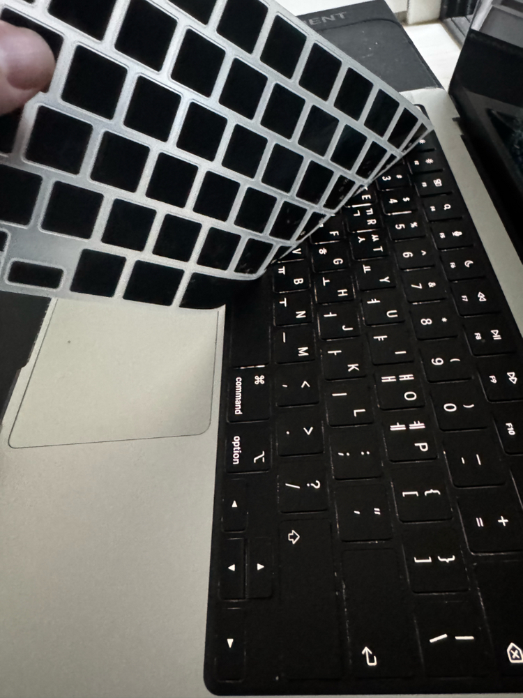 애플 맥북 프로 14인치 M1 Pro 실버 이미지