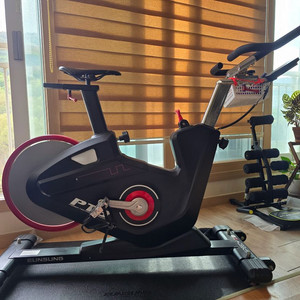 은성헬스빌 스피디 z8 스피닝 바이크 이미지