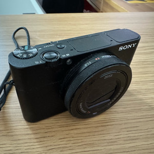 컴팩트 디지털 카메라