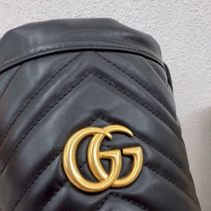 구찌 마몬트 미니백 버킷백 블랙 정품 이미지