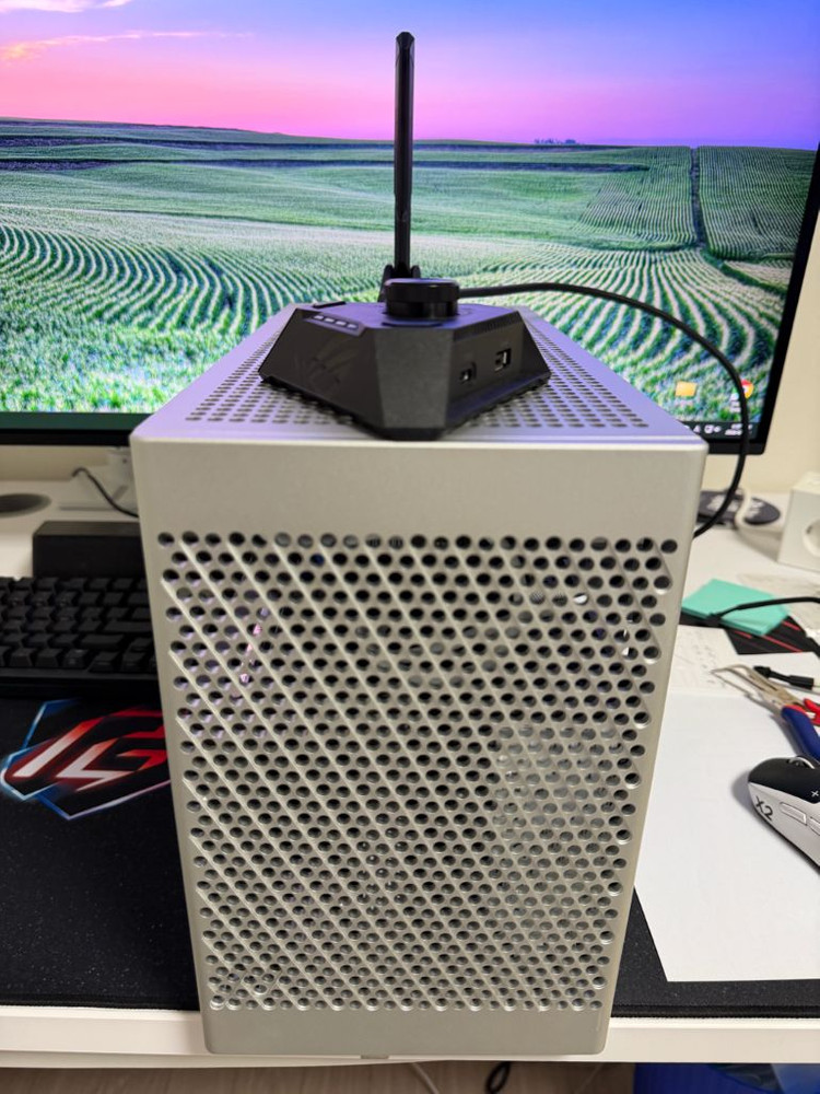 sff 반본체 9950x3d+x870itx+64gb+1000w+4tb 이미지