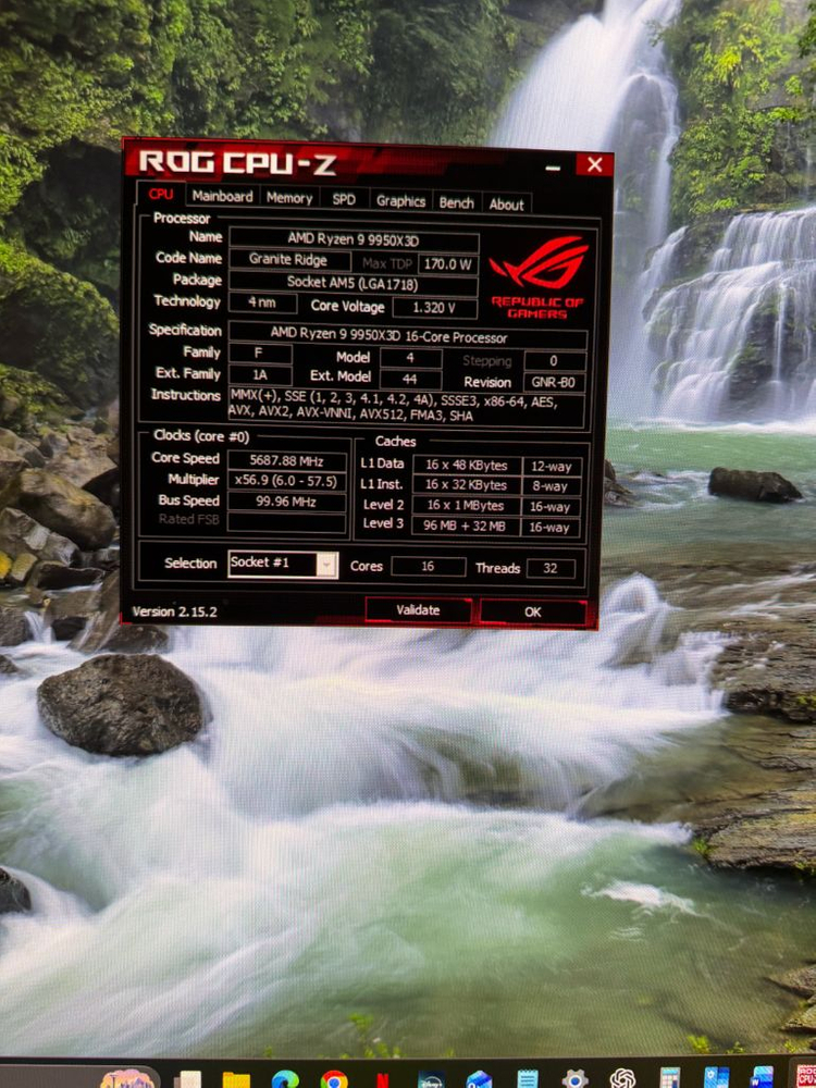 sff 반본체 9950x3d+x870itx+64gb+1000w+4tb 이미지