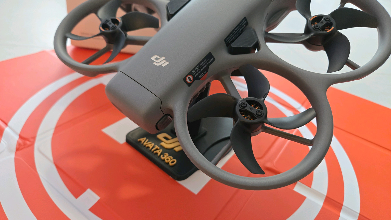 DJI AVATA 360 아바타 360 전시 거치대 이미지