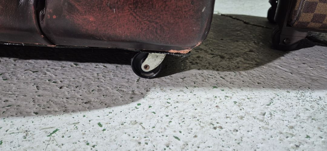 영국 체스터필드 최고급 전체 천연가죽 3+1+1인소파 이미지