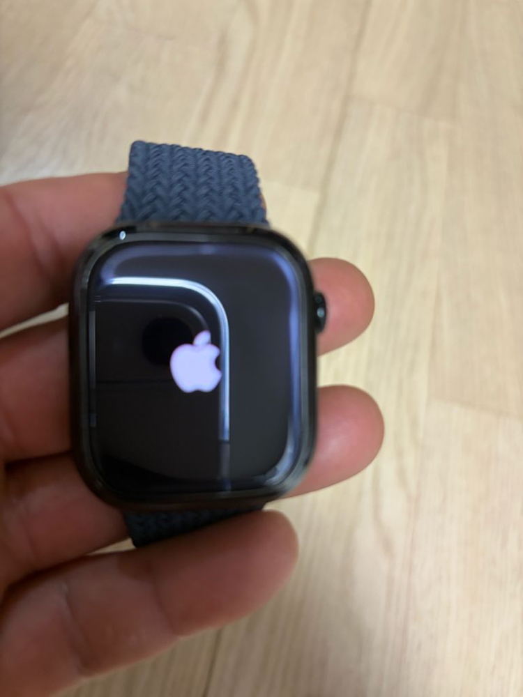 애플워치11 42mm 셀룰러 제트블랙 + 정품 미드나이트 블레이드 솔로 루프 이미지