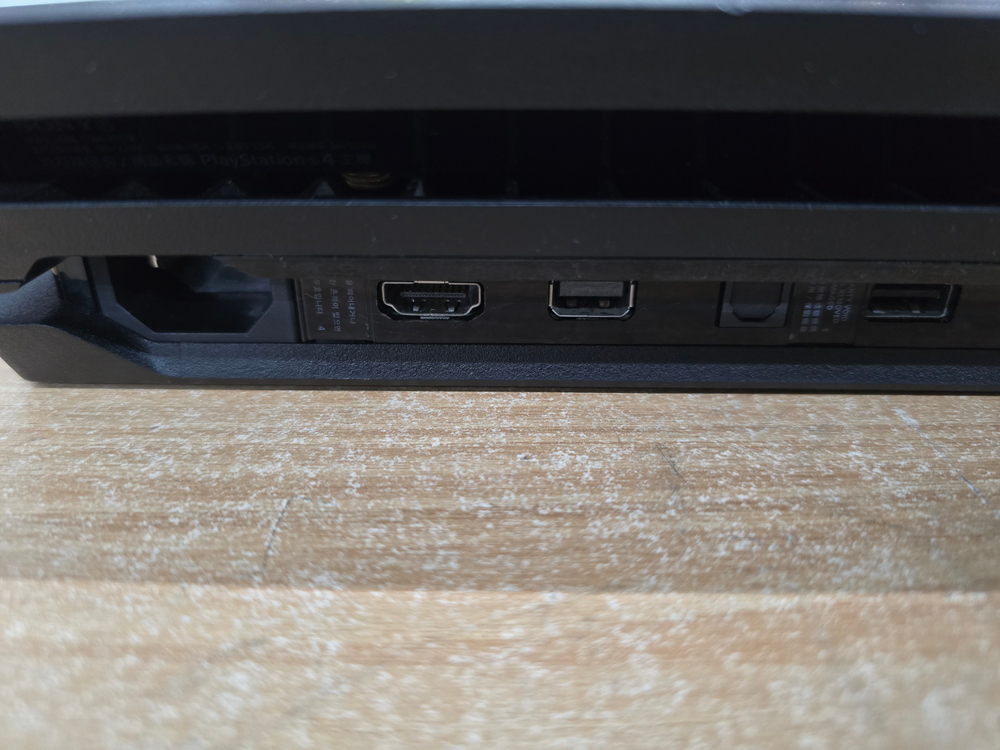 [PS4] 플스4프로 CUH-7017B 1TB 제트블랙 판매합니다. 이미지