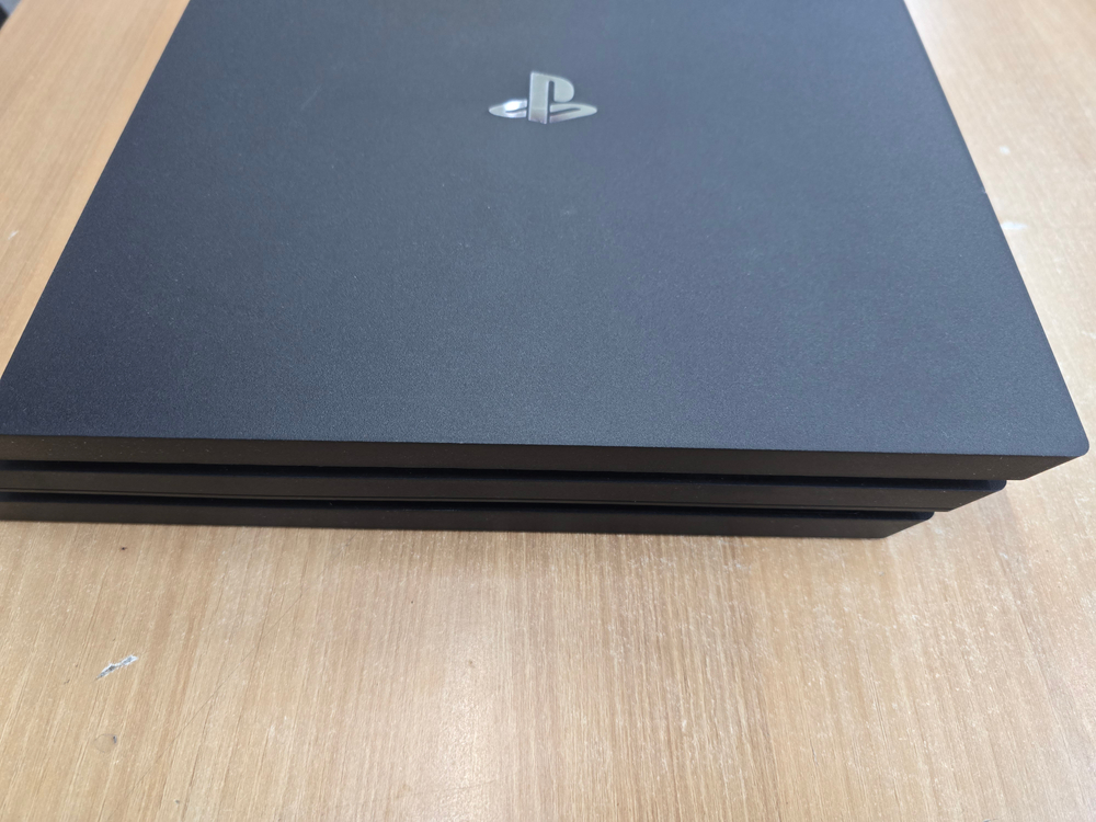 [PS4] 플스4프로 CUH-7017B 1TB 제트블랙 판매합니다. 이미지