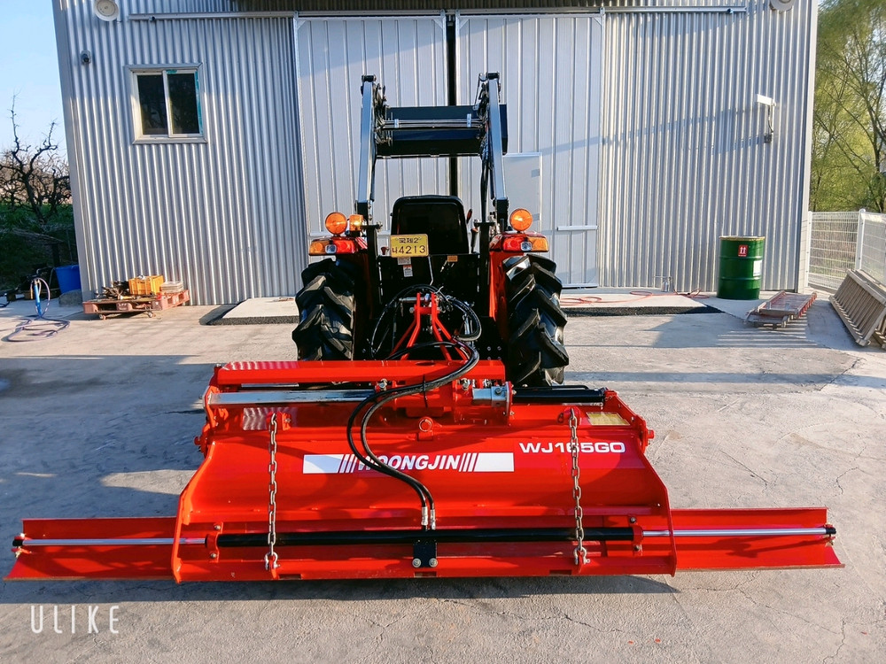 국제종합기계에서 제조한 A4200 농기계 트랙터입니다27kW의 강력한 성능을 자랑하며, 2021년 7월에 제조되었습 이미지