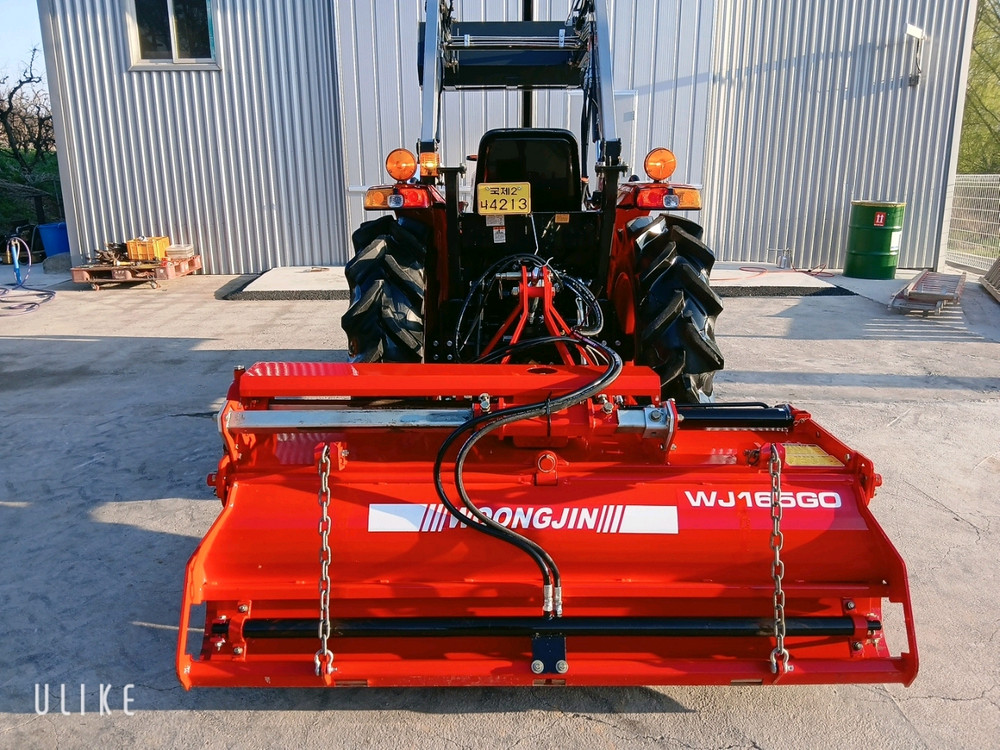 국제종합기계에서 제조한 A4200 농기계 트랙터입니다27kW의 강력한 성능을 자랑하며, 2021년 7월에 제조되었습 이미지