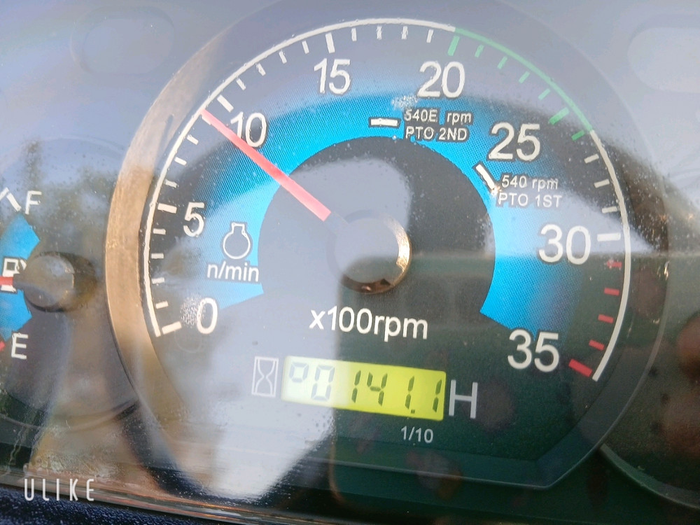 국제종합기계에서 제조한 A4200 농기계 트랙터입니다27kW의 강력한 성능을 자랑하며, 2021년 7월에 제조되었습 이미지