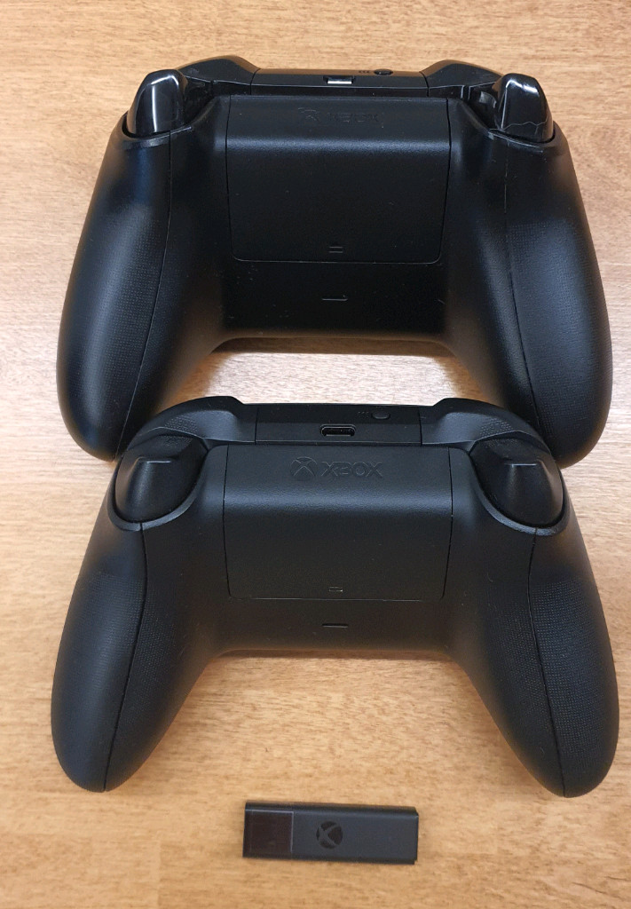 xbox 컨트롤러 + 충전거치대 + 정발 리시버 이미지