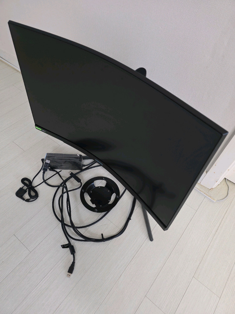 삼성 c27g75t 게이밍 모니터 팝니다 이미지