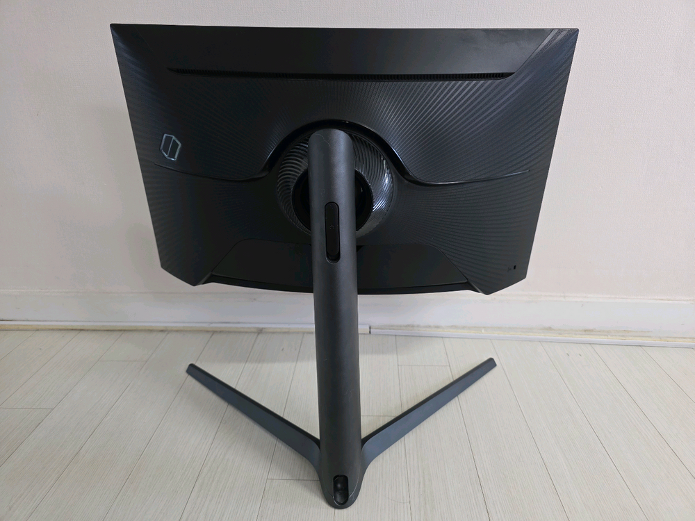 삼성 c27g75t 게이밍 모니터 팝니다 이미지