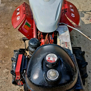 밭 갈기 좋은 아세아 관리기 880S 모델이에요키 시동 방식이라 편리하게 사용하실 수 있어요사진에 보이는 휴립기 구 이미지