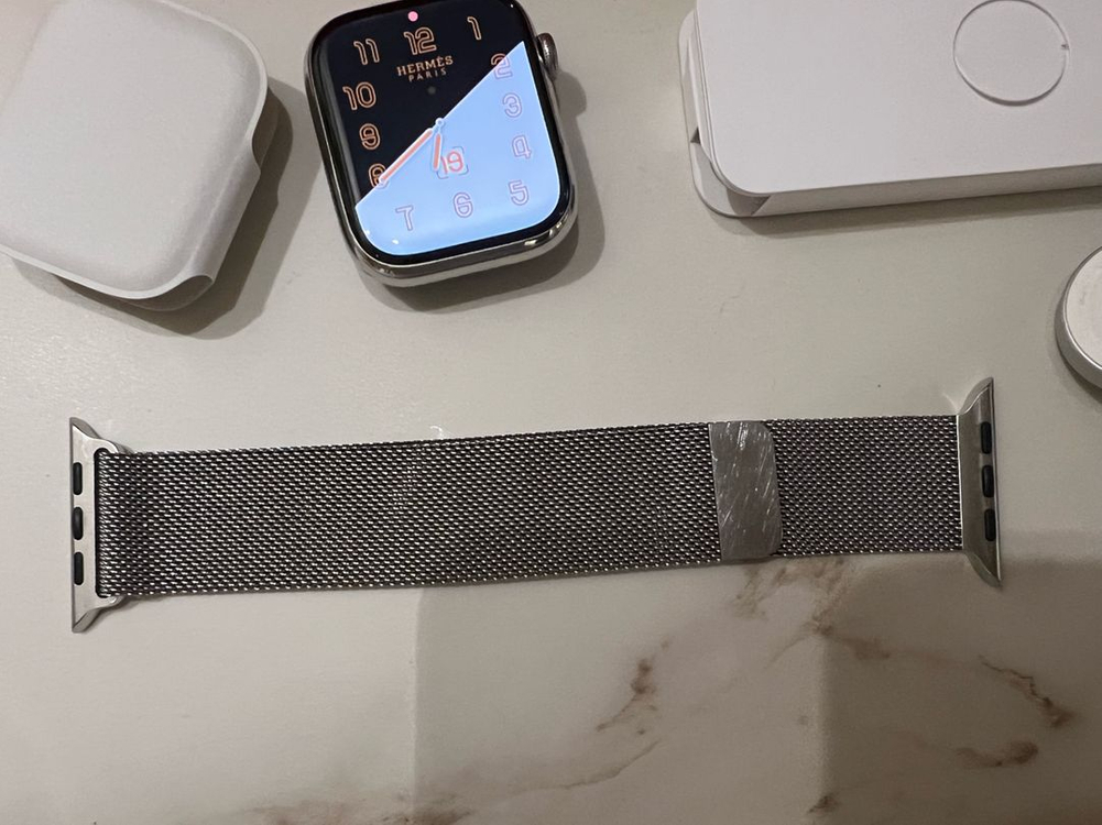 애플워치7 에르메스 45mm 본체 + 정품 밀레니즈루프 판매합니다 이미지