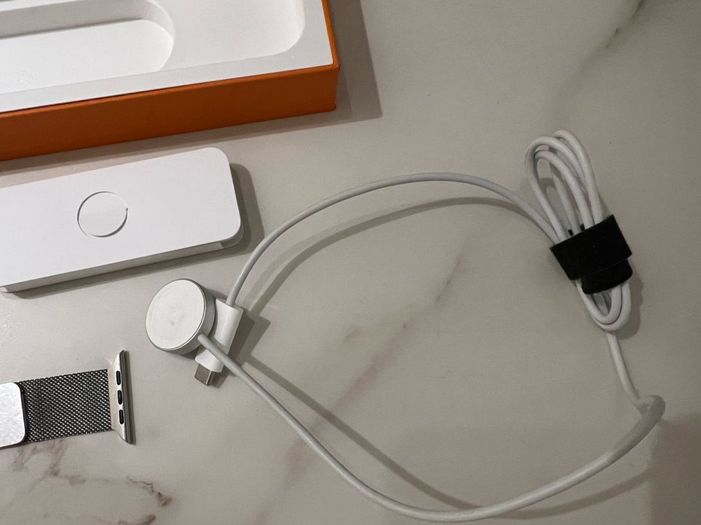 애플워치7 에르메스 45mm 본체 + 정품 밀레니즈루프 판매합니다 이미지