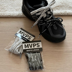 뉴발란스 레터링 운동화 끈 (블랙/화이트/옐로우) 이미지