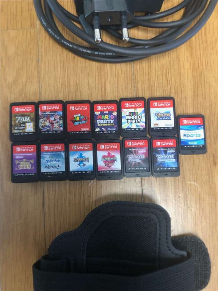 닌텐도스위치 동물의숲 에디션 및 동물의숲, 마리오카트, 마리오파티, 뱔의커비 시리즈 다수 게임 판매합니다. 이미지