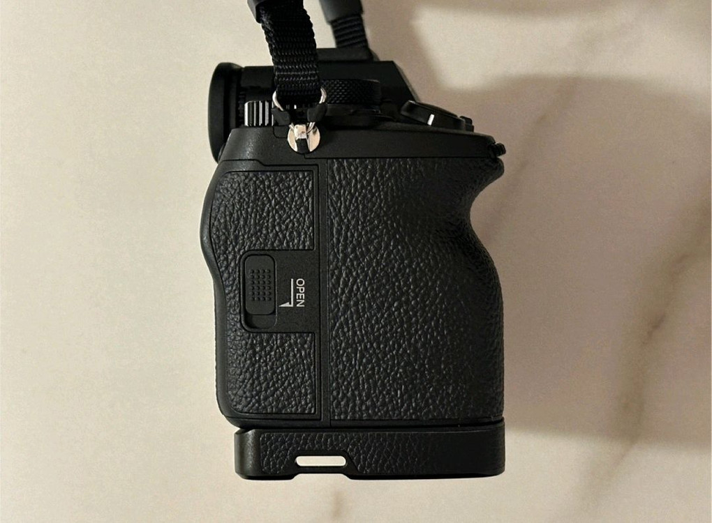 소니 a7m4 + 2470gm2 이미지