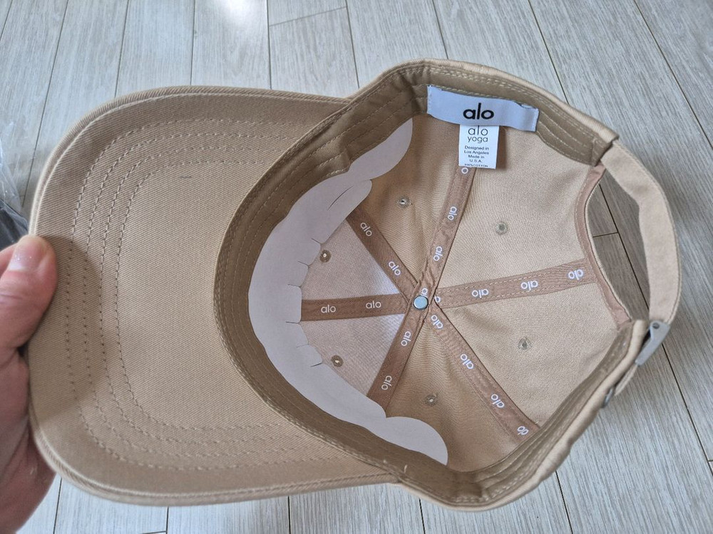 쿨거래시 6만택포! 미착용 새제품 정품 alo 알로 모자 두상커도 깔끔 이쁜모자 공용 고학년인기모자 이미지