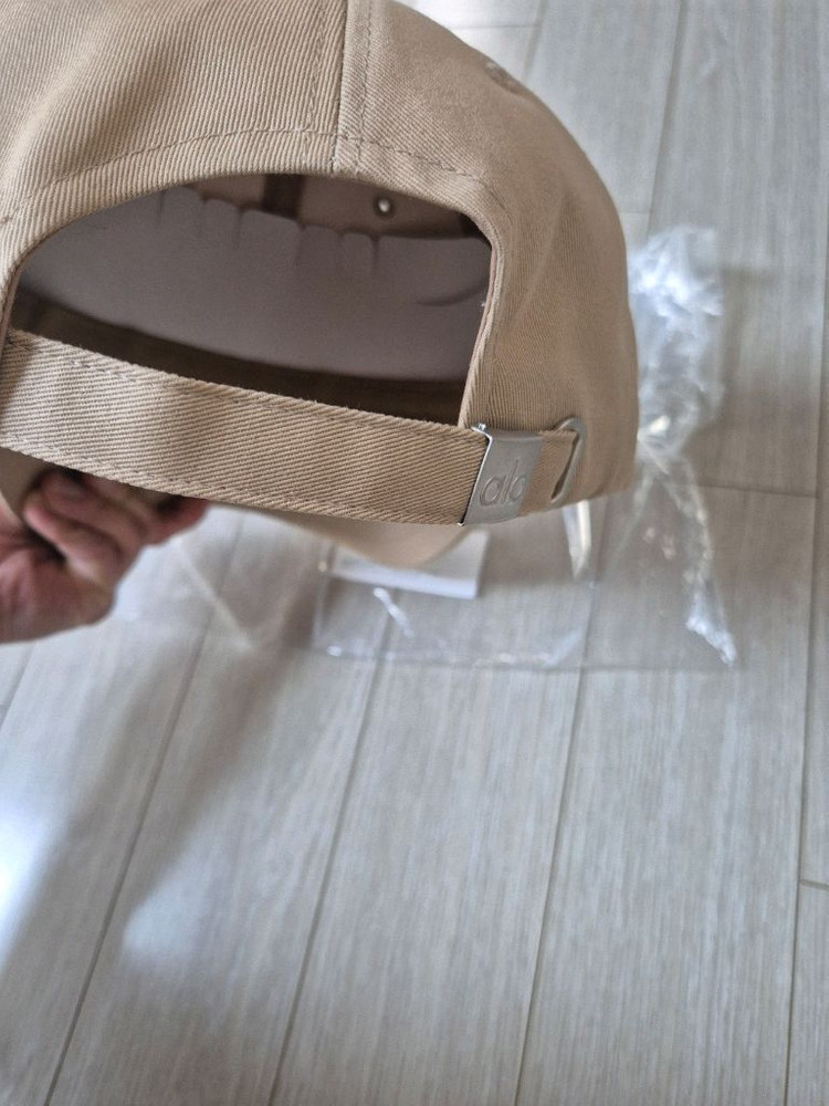 쿨거래시 6만택포! 미착용 새제품 정품 alo 알로 모자 두상커도 깔끔 이쁜모자 공용 고학년인기모자 이미지