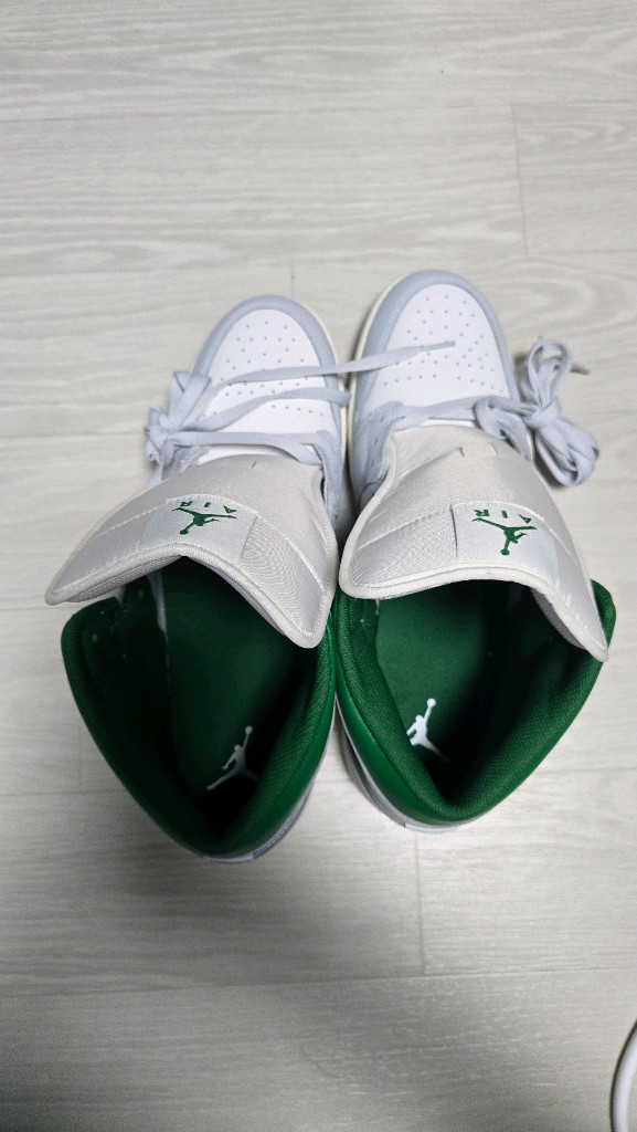 나이키 에어 조던1 미드 320mm 판매합니다 왕발 빅사이즈 운동화 이미지