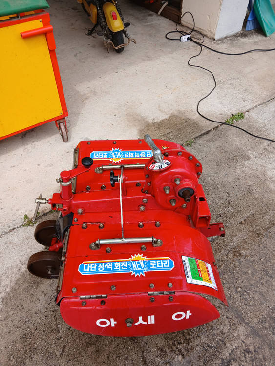 아세아 관리기 로타리 케이스 조합 상태 좋습니다. 가격은 38만원 입니다. 이미지