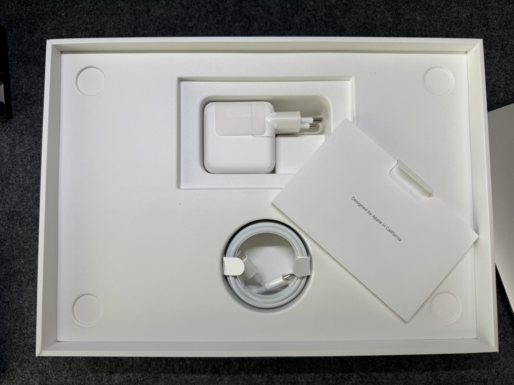 맥북에어 m1 13인치 16/256 실버 판매 이미지