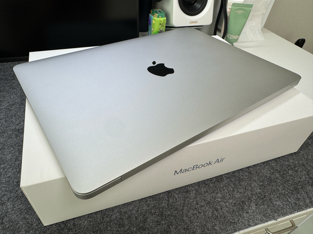 맥북에어 m1 13인치 16/256 실버 판매 이미지