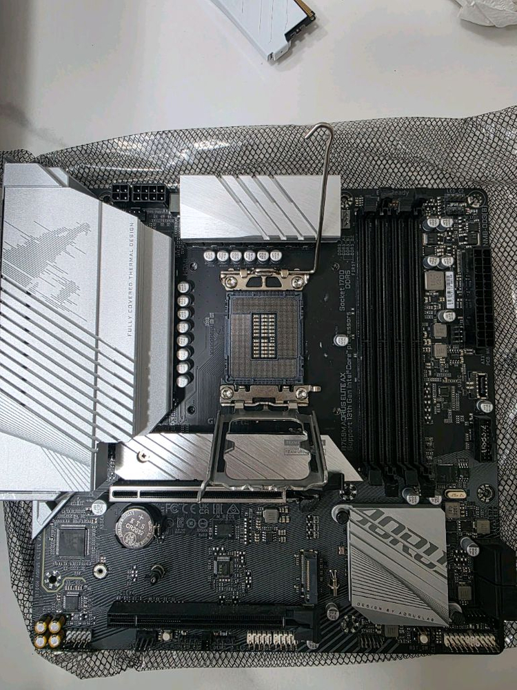 안전결제o)기가바이트 B760m 어로스엘리트 ax D5 메인보드 팝니다 이미지