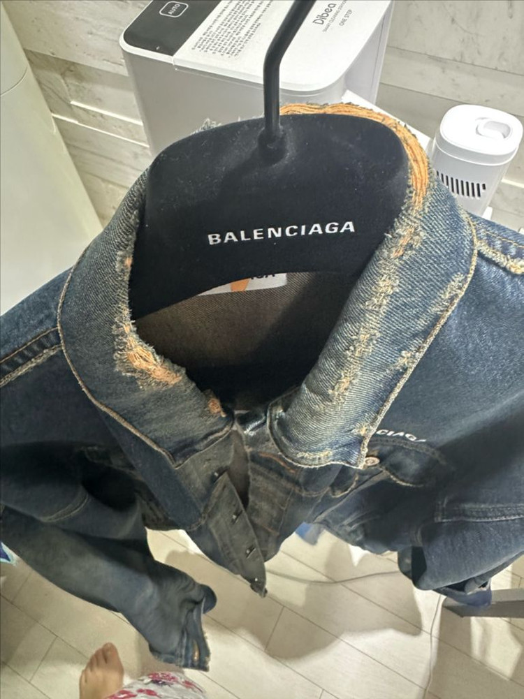 발렌시아가청자켓 발렌시아가남성 발렌시아가데님 이미지