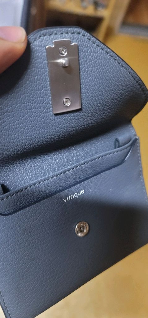 vunque 분크 페스토네 카드지갑 [거의 새것] 분크 vunque 시그니처 면도날 카드지갑 (그레이)브랜드: 분크 이미지