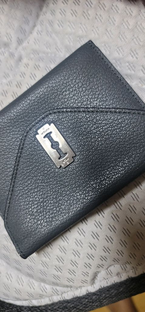 vunque 분크 페스토네 카드지갑 [거의 새것] 분크 vunque 시그니처 면도날 카드지갑 (그레이)브랜드: 분크 이미지