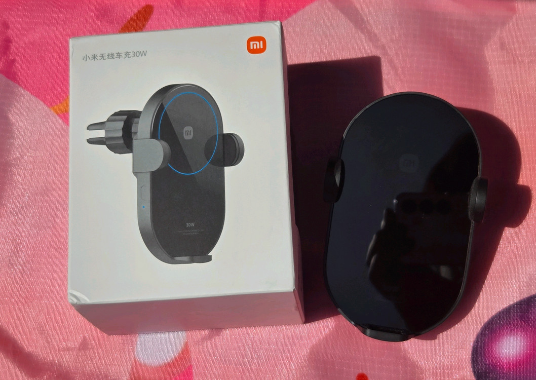 샤오미 30W 차량용 무선충전 거치대 이미지