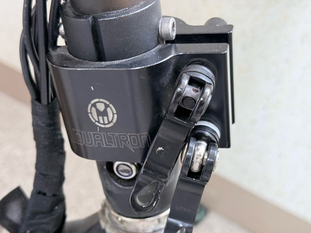 듀얼트론 울트라 전동킥보드 이미지